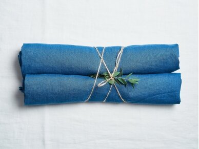 Table runner blue, linen 1