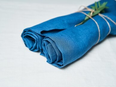 Table runner blue, linen 2